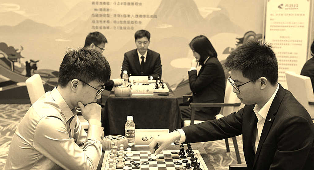 Nước Scotch của Kasparov và tấm nhãn 'FIDE Ratings' không có một dòng xếp hạng
