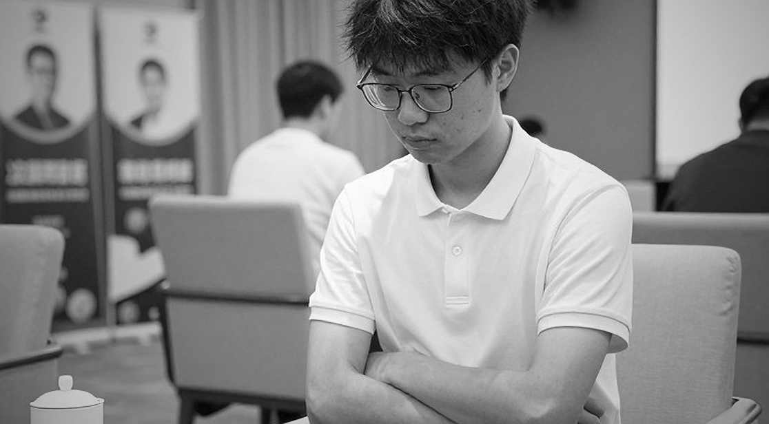 Bảng Dữ Liệu Trống: Khi Thể Thao Điện Tử Nữ Bị Hệ Thống Trả Về 'Không Đủ Thông Tin'