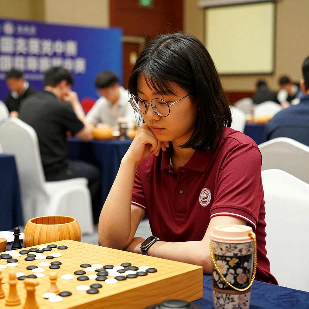 Musk đối đầu Chess.com: Khi siêu AI được đo bằng bàn cờ