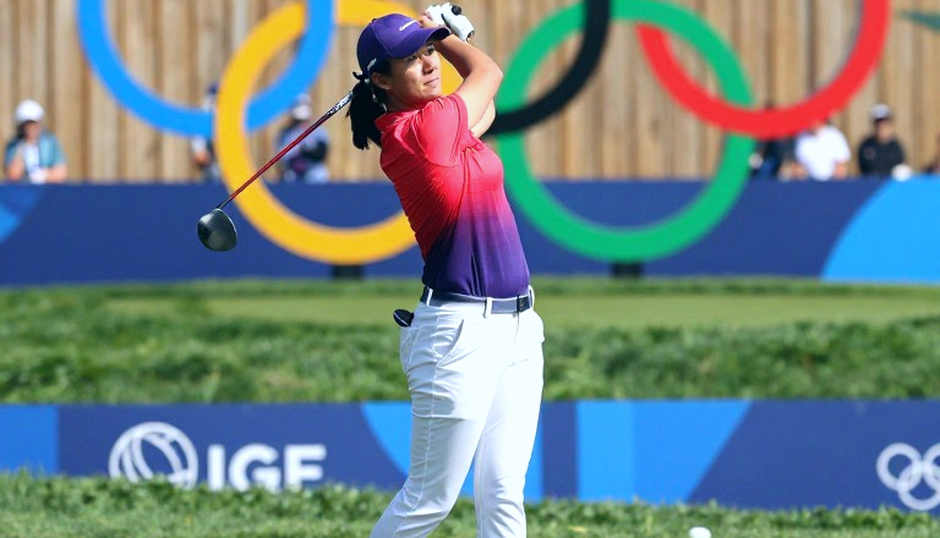 DP World India Championship: McIlroy kém ngôi đầu bốn gậy sau bốn giờ hoãn vì sấm sét
