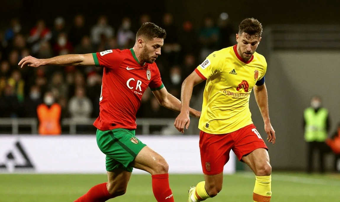 The Stolen Rhythm: The Regular Season and the Battle of Mid-Table Teams