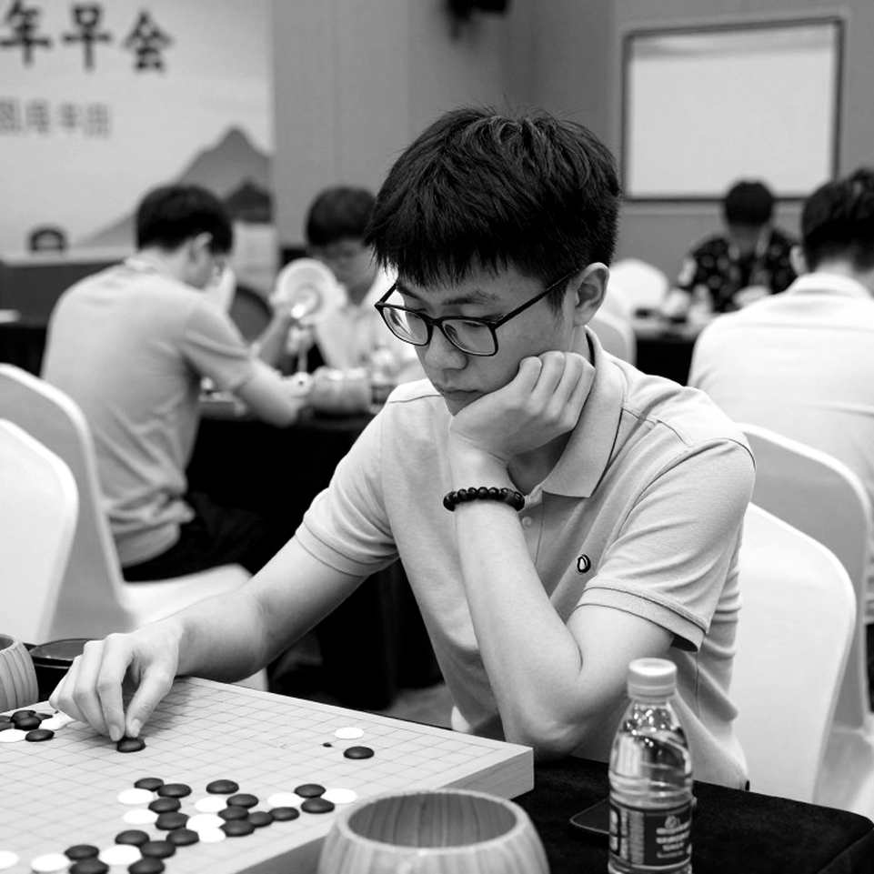 Ấn Độ 3.5-0.5 Uzbekistan 2 tại Olympiad cờ vua 2026: bàn dưới gánh đội, bàn trên để lại khoảng trống