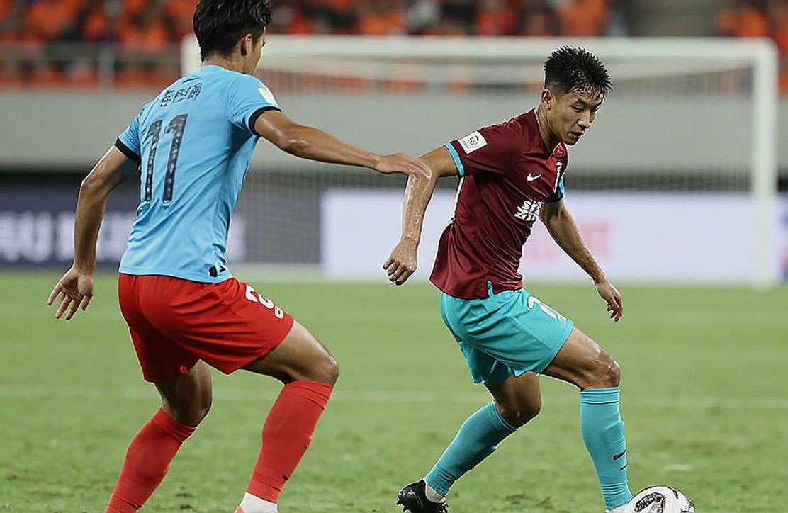Người Cầm Nhịp Vắng Mặt: Khi Kim Sang Sik Trở Về Hàn Quốc Và Tuần Lễ Không Ai Nhìn Thấy