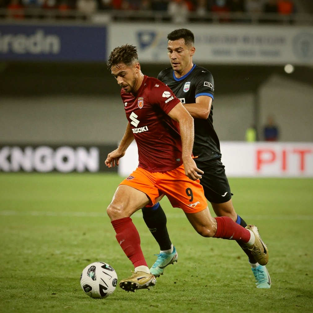 Hà Nội và SLNA: Một trận đấu, hai thế giới tách biệt ở vòng 2 V.League 2026/27