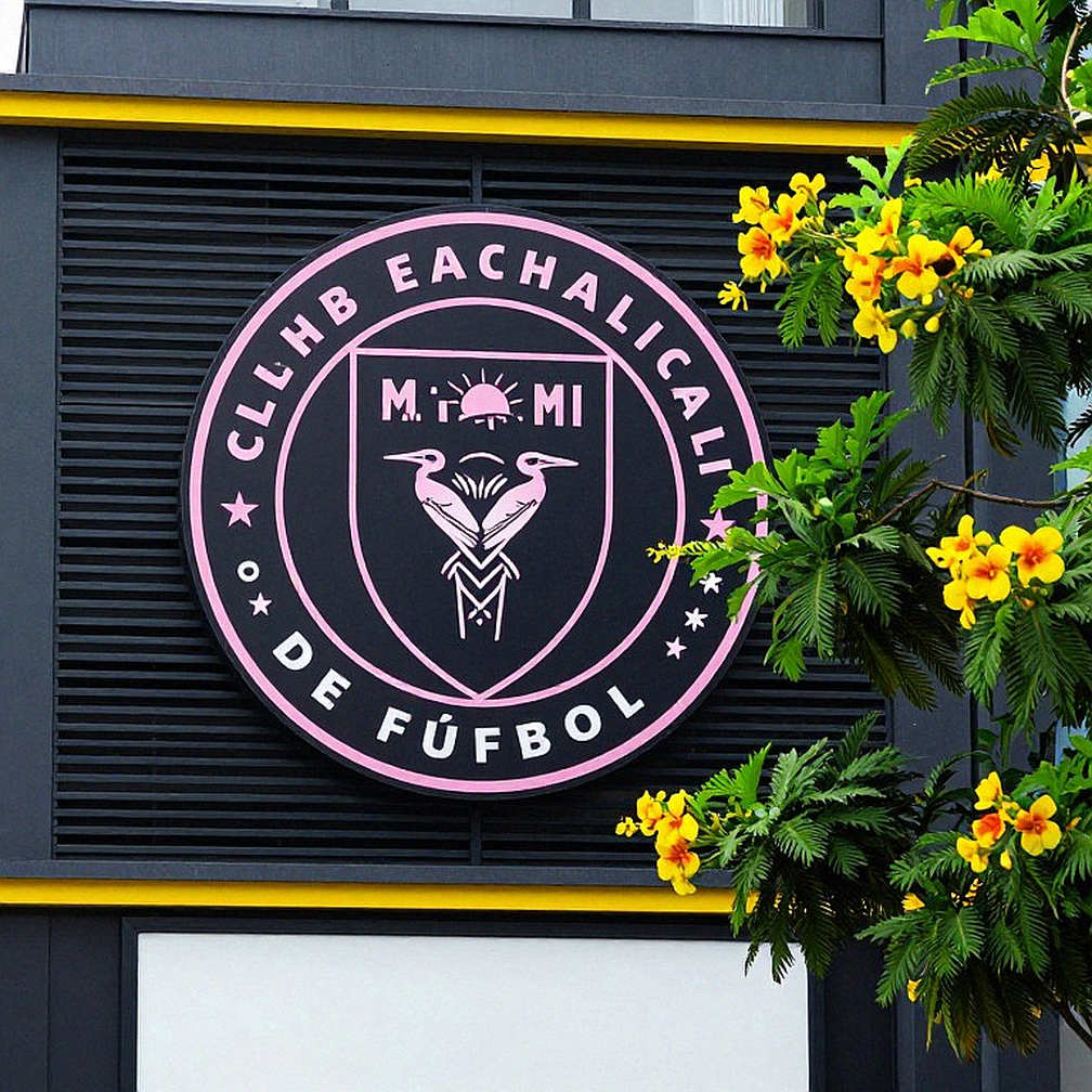 Cong An Ha Noi and the Osaka Gamble: Van Hau's Red Card, the Fitness Equation, and the Trap Called Gamba