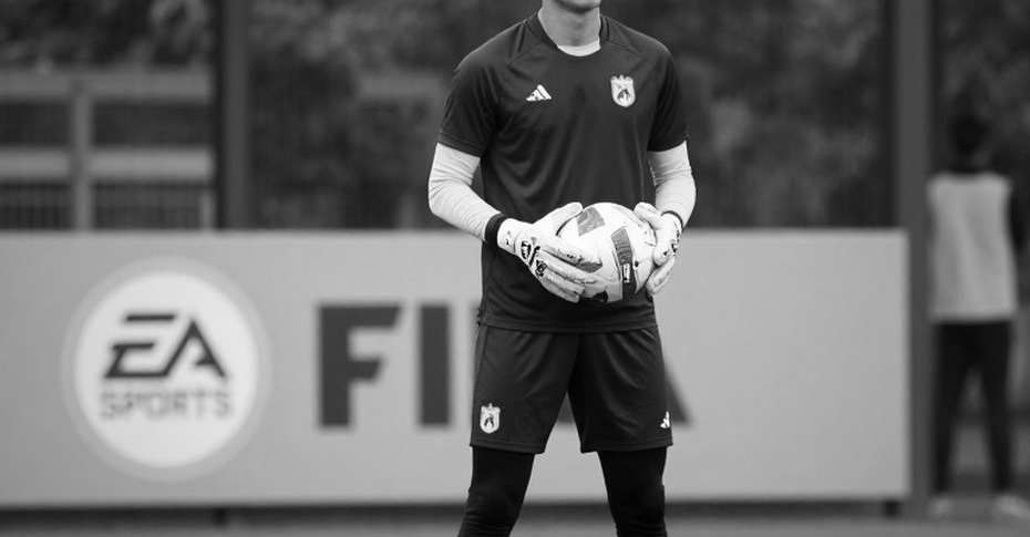 How do Adou Minh and Williams Minh Hoang strengthen Vietnam's national team?