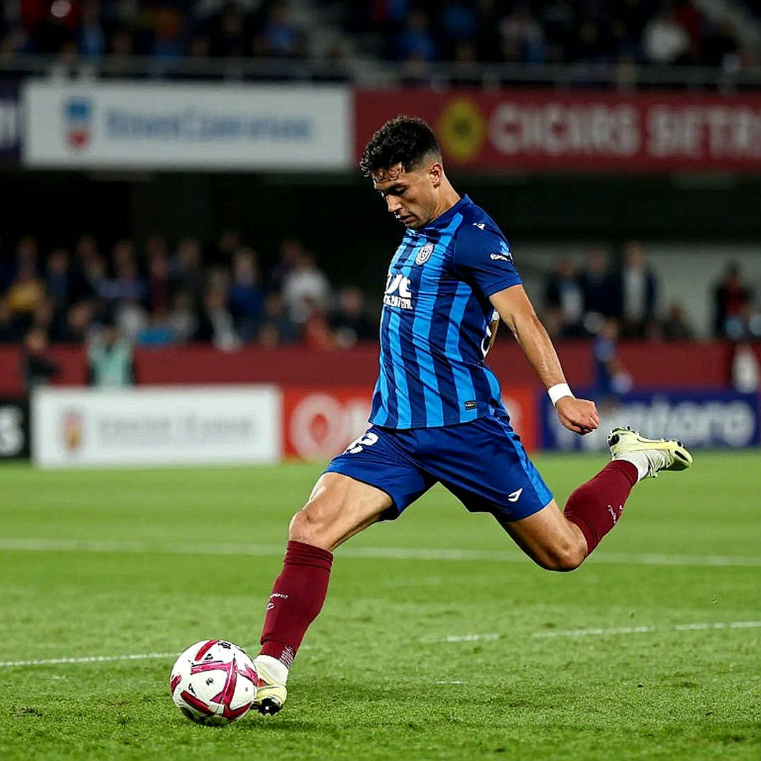 Mùa giải không nhà vô địch: V.League 2026 và ba tầng quyết định bị che khuất Mùa giải không nhà vô địch: V.League 2026 và ba tầng quyết định bị che khuất