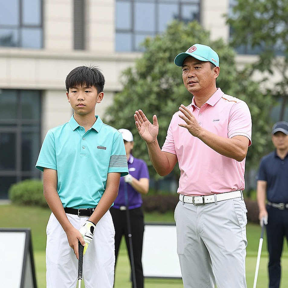Michael Stewart và ngã rẽ ở vị trí 979: Khi tuần hay nhất sự nghiệp buộc golfer Scotland chọn giữa tiền và tấm thẻ