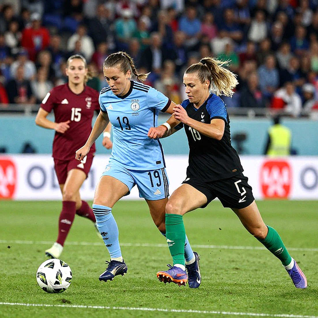 V-League và cú tắc bóng chưa từng được dạy ở tuổi mười hai