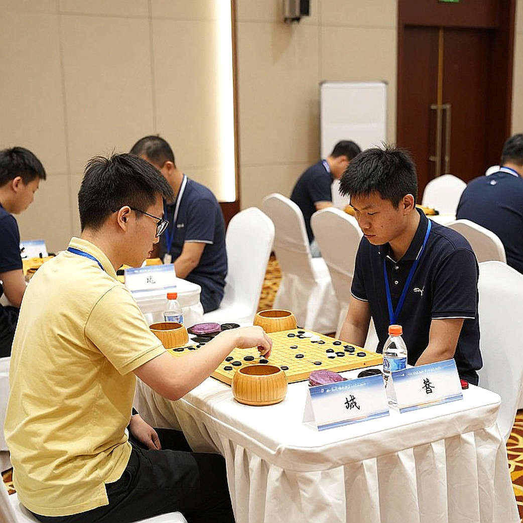 Exploiting theoretical gaps: Why the Elephant Gambit has amateur chess players hooked